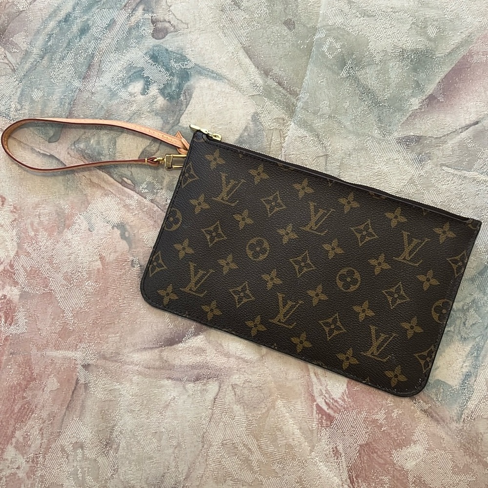 AUTHENTIC Louis Vuitton Wristlet